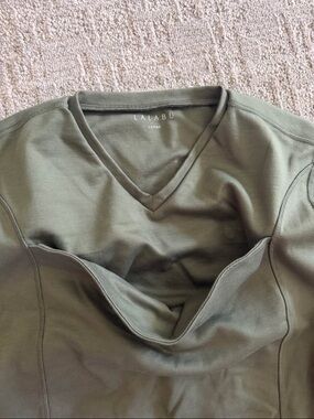 Mens LALABU Large Fern carrier shirt